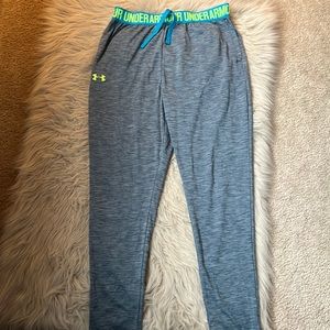 Girls under armour workout pants